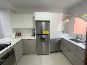 Amazing 2-Bedroom Townhouse near Eagle Beach (412)