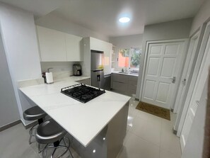 Amazing 2-Bedroom Townhouse near Eagle Beach (409)