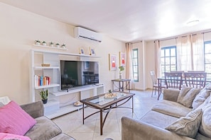 Palma Divine Condo-2BR-2BTH-Pool (161)