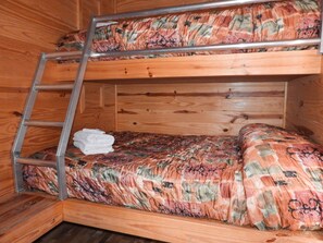 Full/Twin bunkbed bedroom.