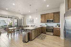 Kitchen/Dining
