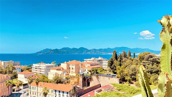 Vue Mer Sensationnelle 
Terrasse panoramique de 35 m² à 300°
Entièrement rénové