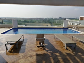 Pool auf dem Dach