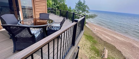 Brand new deck overlooking Lake Michigan!