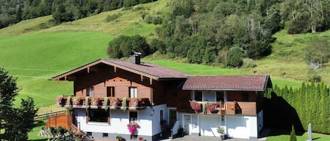 Unser Haus im Sommer