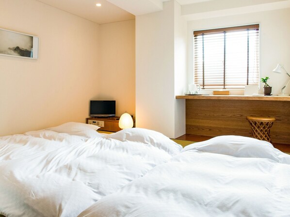 ・[Japanese style room for 3 people] Tatami room. Recommended for small group stays