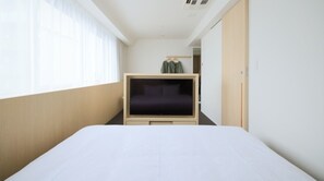 [Deluxe Corner King] 27㎡ / Bed width 1,800mm This room can be used by 1 to 2 people.