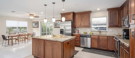 Large Kitchen with Great Center Island