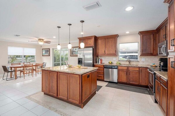 Large Kitchen with Great Center Island