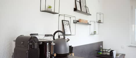 Nespresso Kaffeemaschine, Toaster und  Wasserkocher 