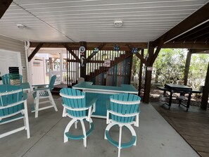 Downstairs outdoor area