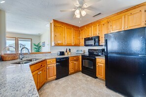 10-Surf-Or-Sound-Realty-1117-Island Magic-Kitchen-1