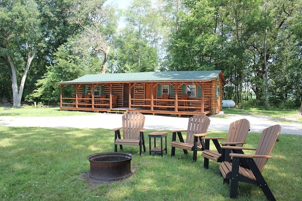 Fire ring, outdoor seating options