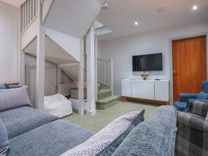 Living room | Walnut Cottage - Hawthorn Farm, Buxton