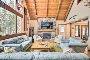 Living Room | Smart TV | Wood-Burning Stove (Wood Not Provided)