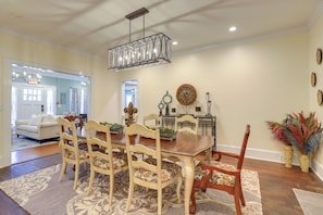 Dining Room | Dishware Provided | Free WiFi | Newly Remodeled