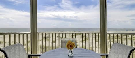 Oceanfront Screen Porch, 204 F Port O Call