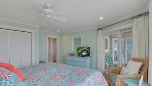 Q King Bedroom, With Porch Access