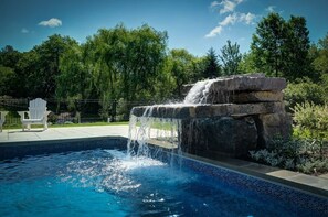 piscine ouverte de 11h à 21h du 1er juin au 15 septembre 