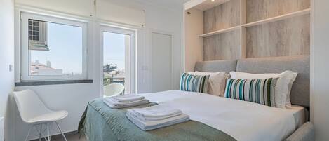 A cozy and inviting space with a neutral color palette, perfect for a relaxing sleep #cozy #relax #portugal #parede #cascais