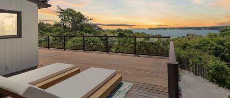 Upper Level Sun Deck w/ Chaise Lounges