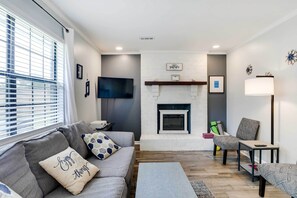 Living Room | Smart TV | Electric Fireplace | Central A/C | Queen Sleeper Sofa