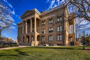 Courthouse on the Georgetown Square