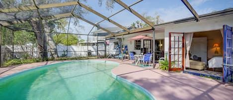 Palm Harbor Vacation Rental | 2BR | 2BA | Small Step Required to Enter