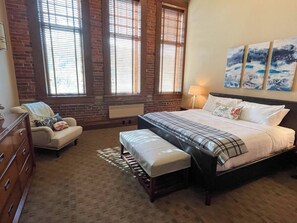 King Bed l Ensuite