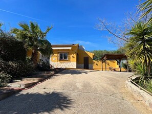 Front view of the house photo 3