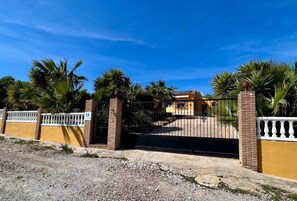 Entrance of the property photo 2