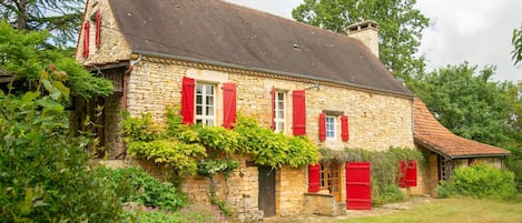 Außenseite Ferienhaus [Sommer]