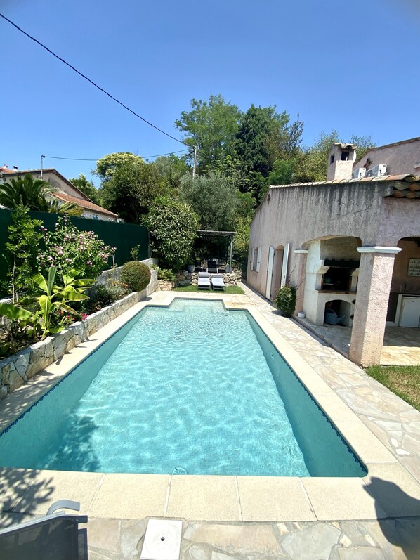 Piscine privée extérieure 