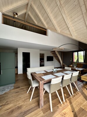 Vaulted ceilings with loft