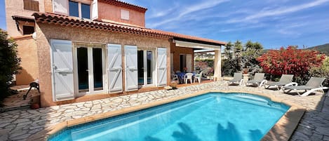 Villa "La Pialla" avec terrasse et piscine entretenue