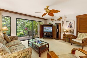 Living Room & Lanai