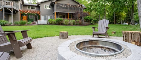 Large outdoor living space with a Fire Pit