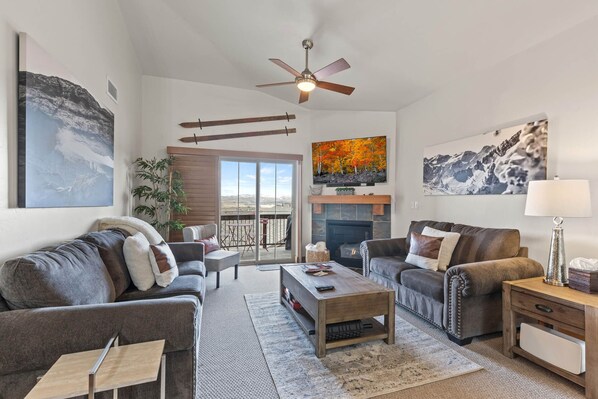 Bear Hollow Lodges 1313: This is a three-bedroom condo that places you and your group in the ideal spot to enjoy everything that Park City has to offer.