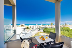 Creta Sun,103 Luxury Studio, Beautiful Balcony