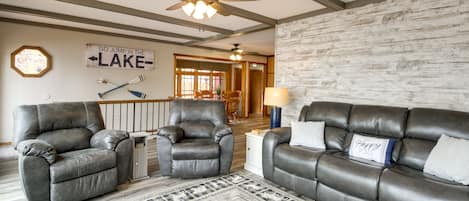 Remer Vacation Rental | 3BR | 2BA | Step-Free Entry | 1,469 Sq Ft