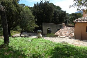 Montée vers le grenier avec la chapelle