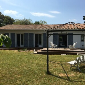 Le jardin derrière
