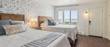 2 Queen Bed Room with an exquisite view