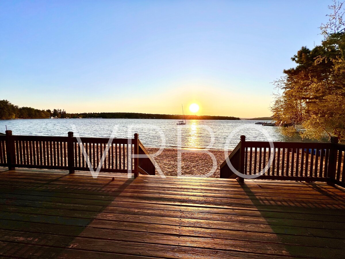 Lakehouse in Gilford with beach and dock slip!