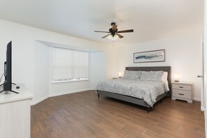 Master room, King size bed