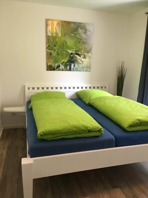 Fewo 79 "Moderne Ferienwohnung mit Fahrstuhl" - Ostseebad Rerik - Schlafzimmer mit Doppelbett