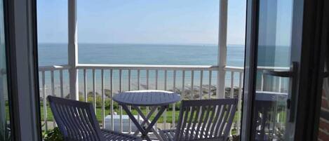 Private balcony overlooking the sea
