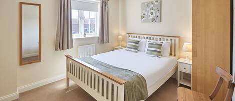 Driftwood, Beadnell - Host & Stay