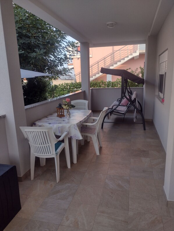 Outdoor dining