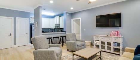 Tuscaloosa Vacation Rental | 2BR | 2BA | 1,136 Sq Ft | Step-Free Access